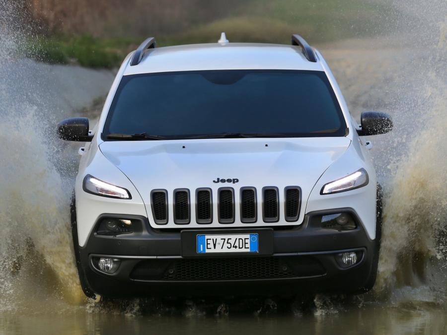  Jeep Cherokee Trailhawk 2014 года  (EU) (фото 9 из 12)